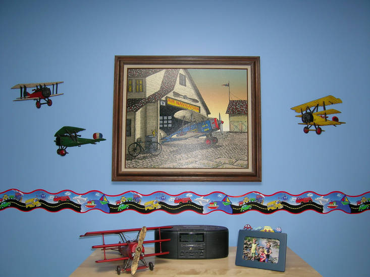 The airplanes over the dresser